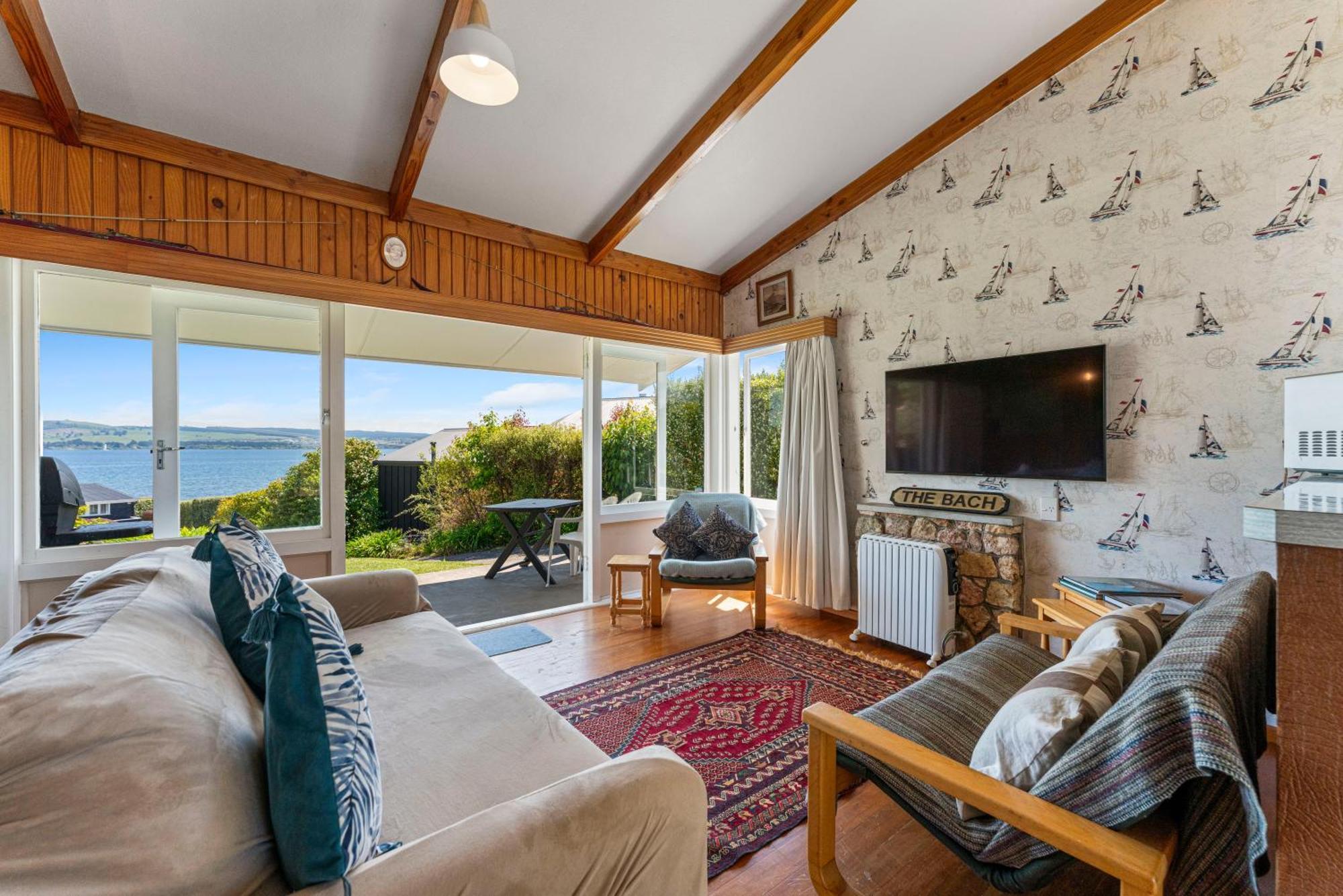 Lakeview Cottage - Rainbow Point Holiday Home Lago Lago Taupo Esterno foto